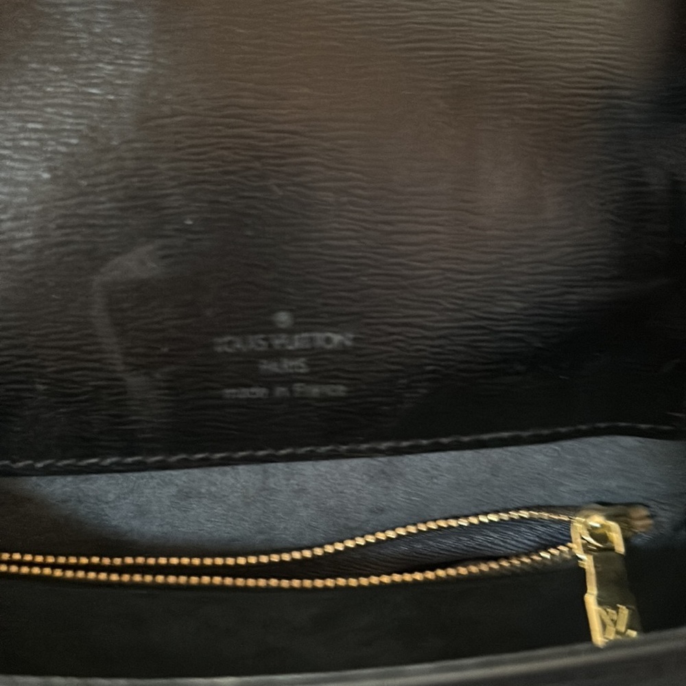 Louis Vuitton black handbag. - Picture 3 of 8